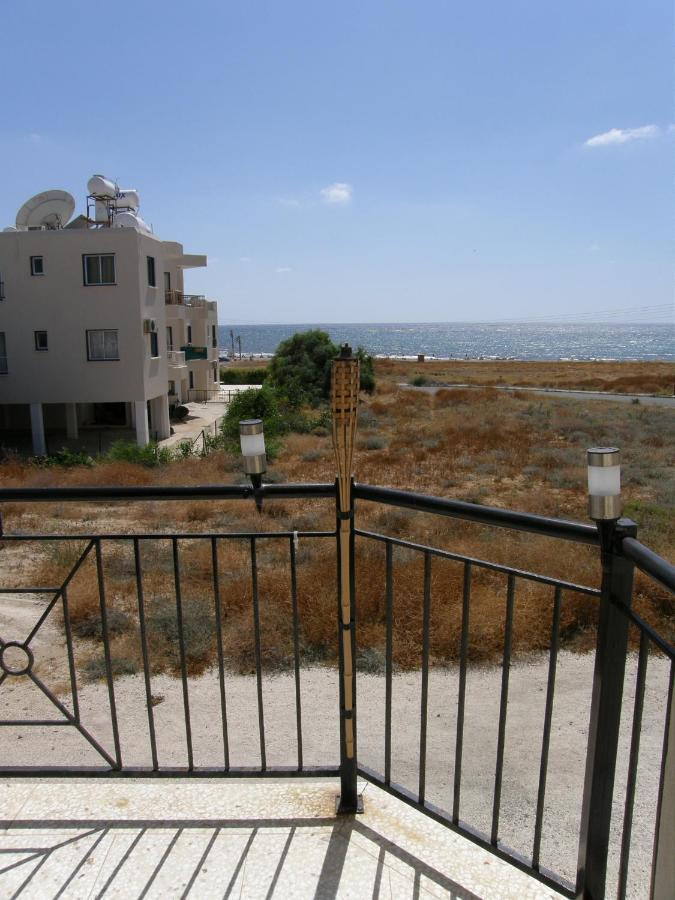 بافوس Athena And The Owl Beachside Apt المظهر الخارجي الصورة