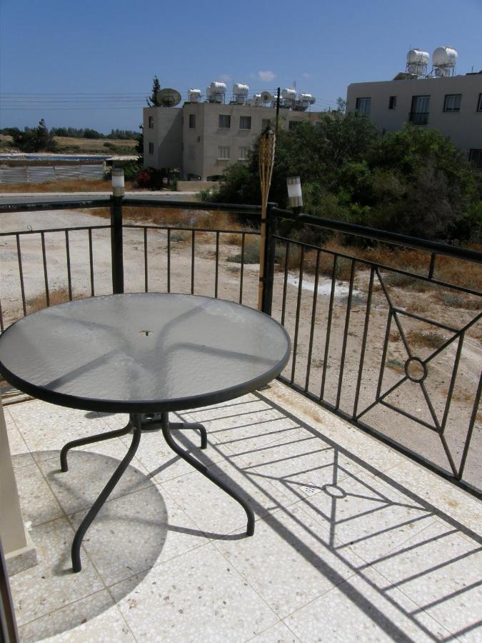 بافوس Athena And The Owl Beachside Apt المظهر الخارجي الصورة