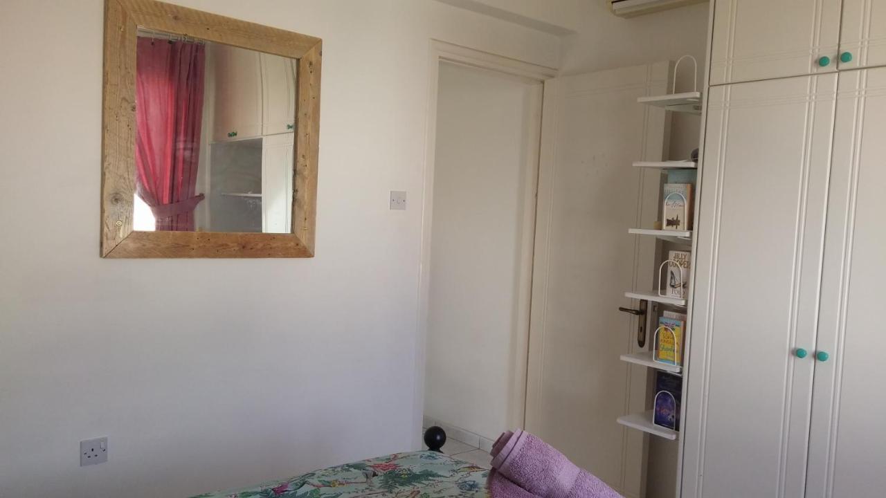 بافوس Athena And The Owl Beachside Apt المظهر الخارجي الصورة