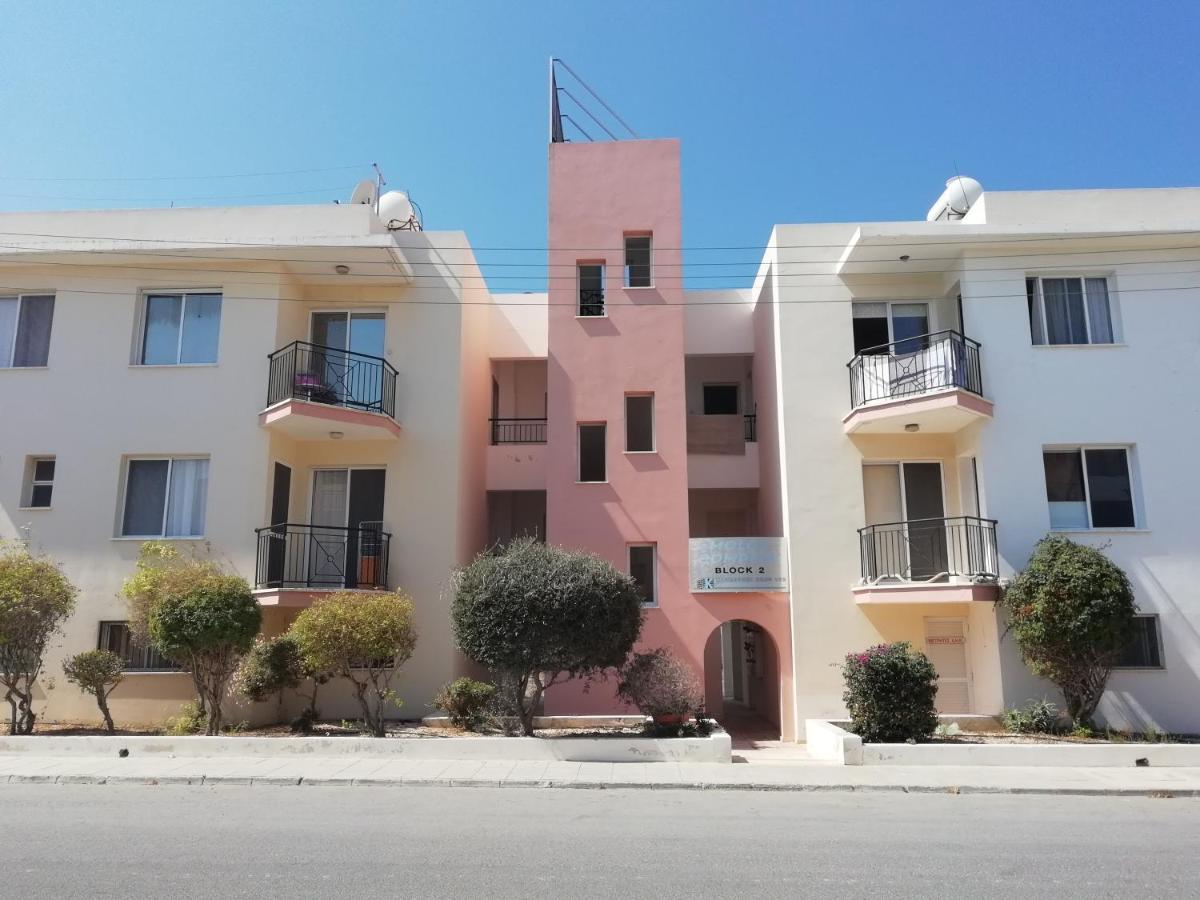 بافوس Athena And The Owl Beachside Apt المظهر الخارجي الصورة
