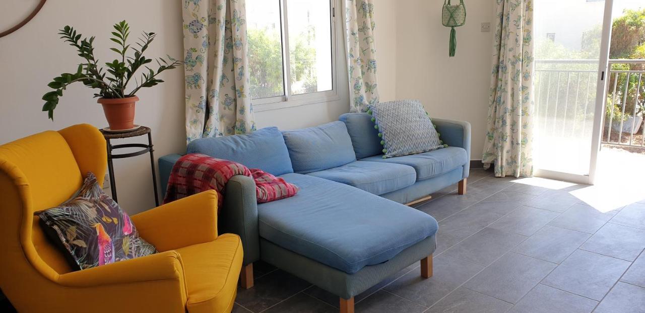 بافوس Athena And The Owl Beachside Apt المظهر الخارجي الصورة