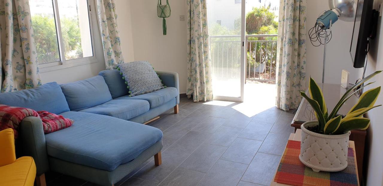 بافوس Athena And The Owl Beachside Apt المظهر الخارجي الصورة